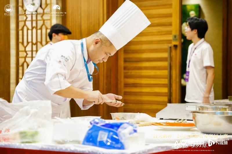 在坚守粤菜, 每支队伍由